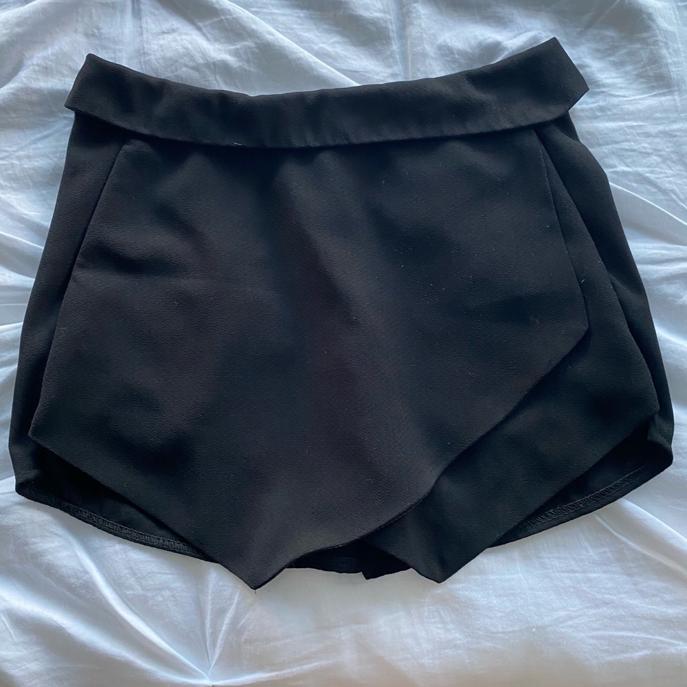 Akira Black Skort Size M